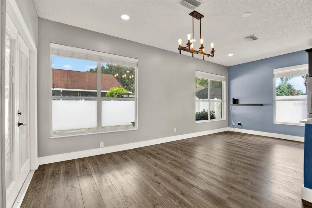 1427 BAY VIEW STREET Tarpon Springs, FL 34689