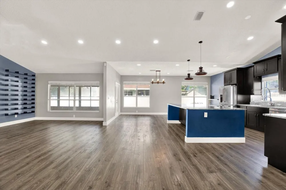 1427 BAY VIEW STREET Tarpon Springs, FL 34689