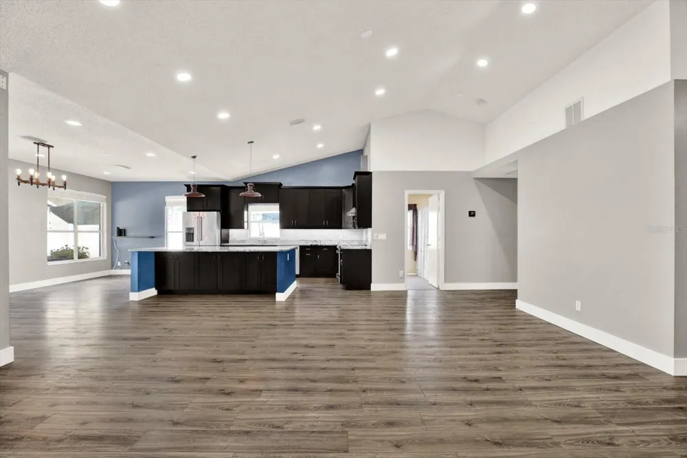 1427 BAY VIEW STREET Tarpon Springs, FL 34689