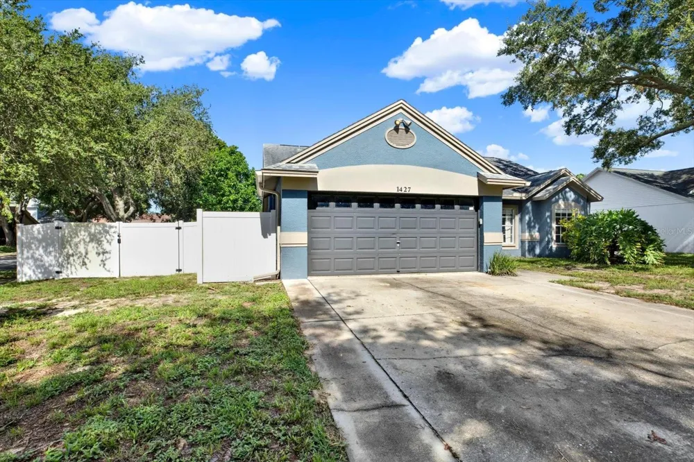 1427 BAY VIEW STREET Tarpon Springs, FL 34689