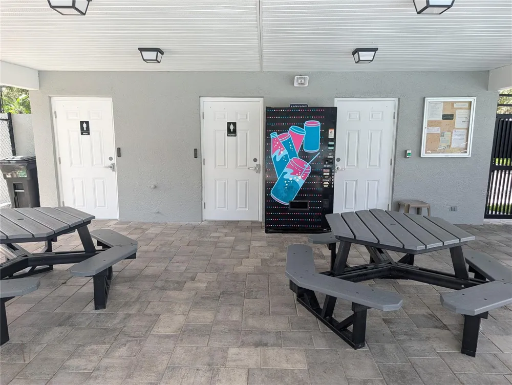 1427 BAY VIEW STREET Tarpon Springs, FL 34689