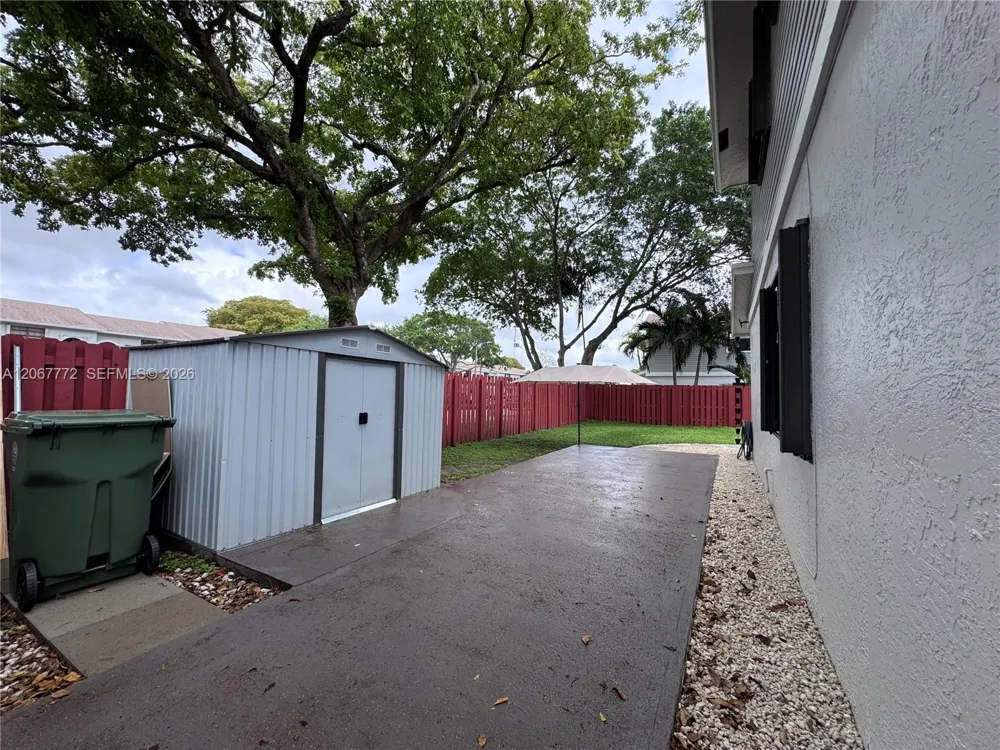 10651 NW 1st St #10651 Pembroke Pines, FL 33026