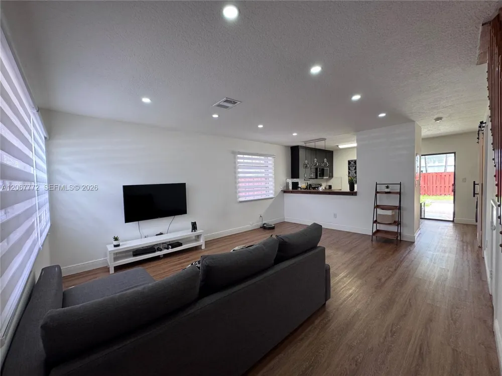 10651 NW 1st St #10651 Pembroke Pines, FL 33026