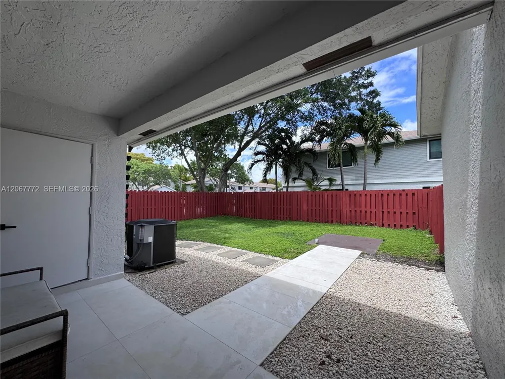 10651 NW 1st St #10651 Pembroke Pines, FL 33026
