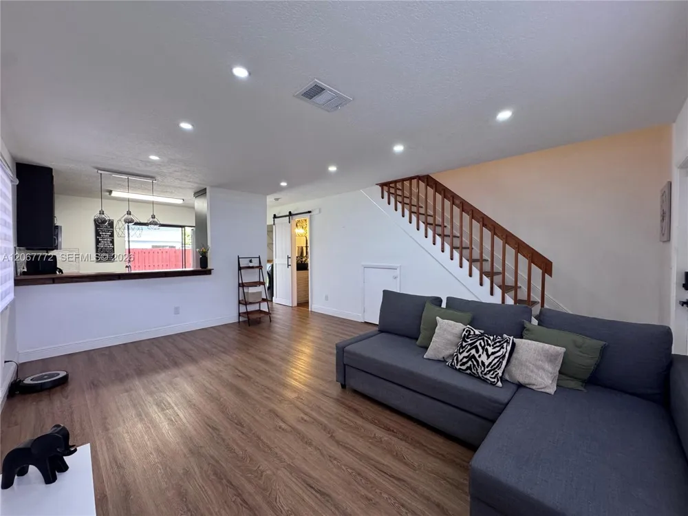 10651 NW 1st St #10651 Pembroke Pines, FL 33026