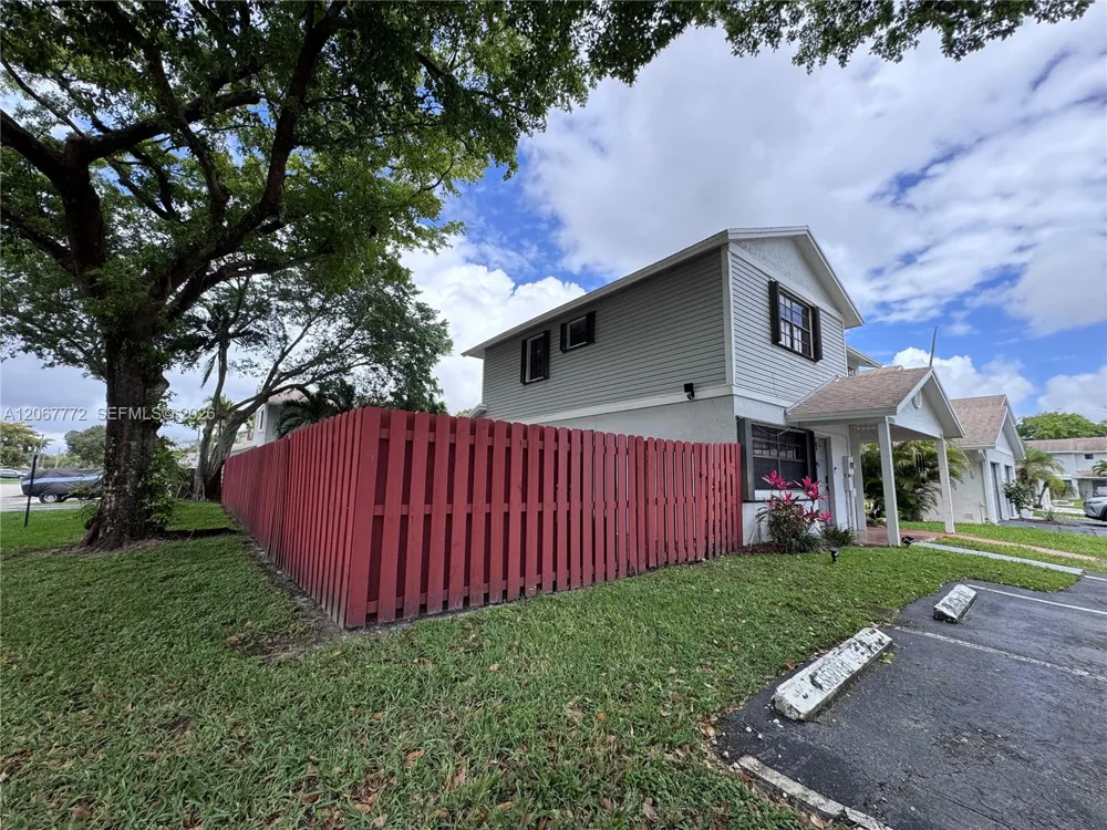 10651 NW 1st St #10651 Pembroke Pines, FL 33026
