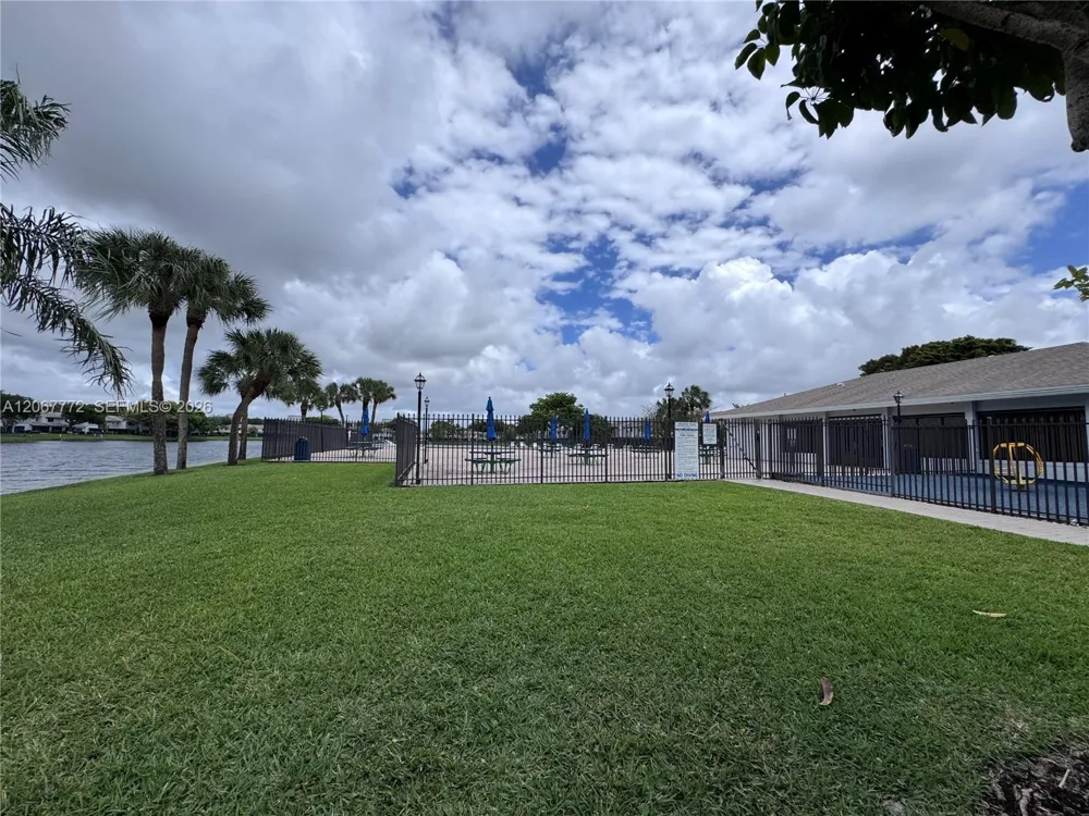 10651 NW 1st St #10651 Pembroke Pines, FL 33026