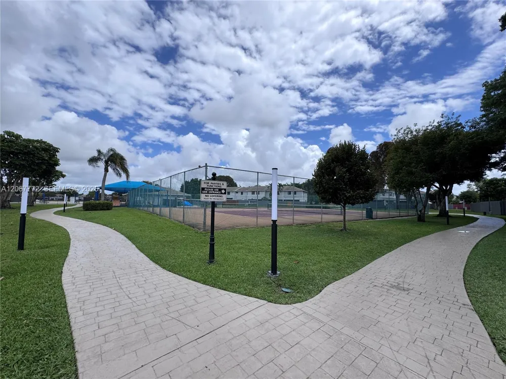 10651 NW 1st St #10651 Pembroke Pines, FL 33026