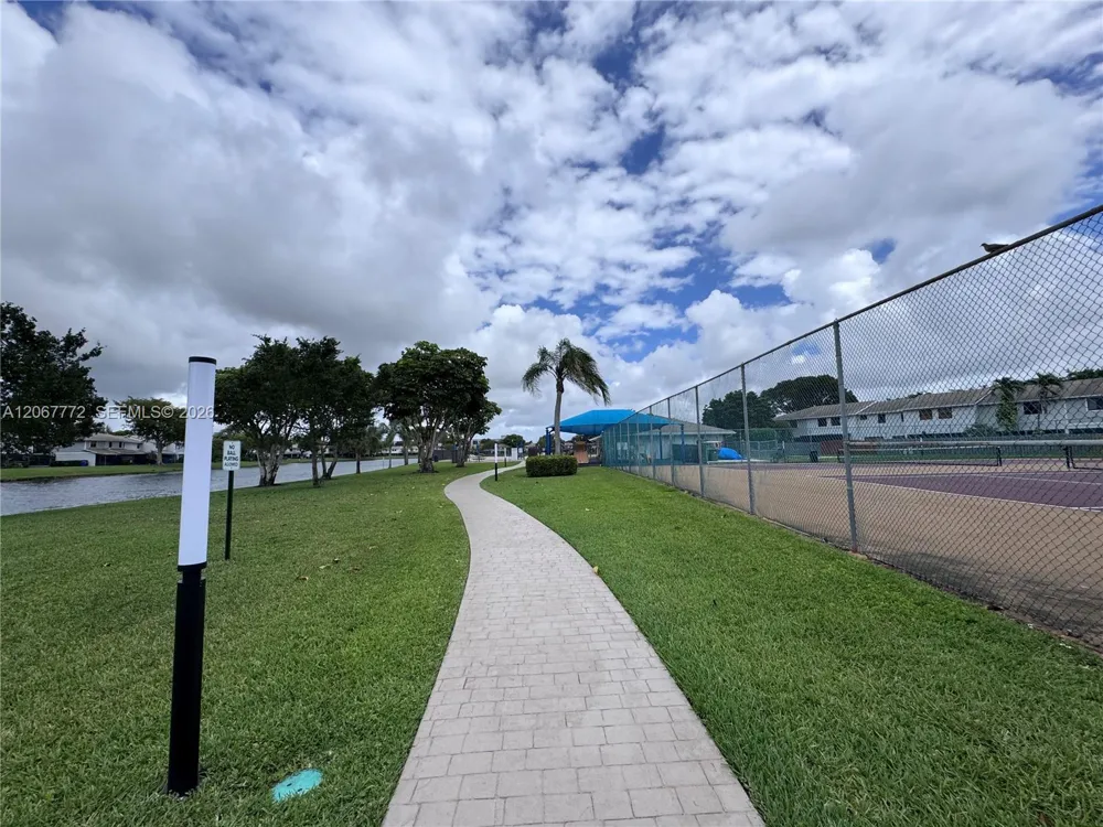 10651 NW 1st St #10651 Pembroke Pines, FL 33026