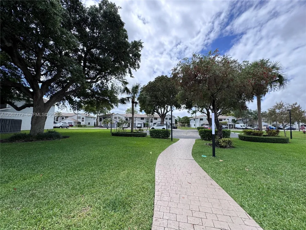 10651 NW 1st St #10651 Pembroke Pines, FL 33026