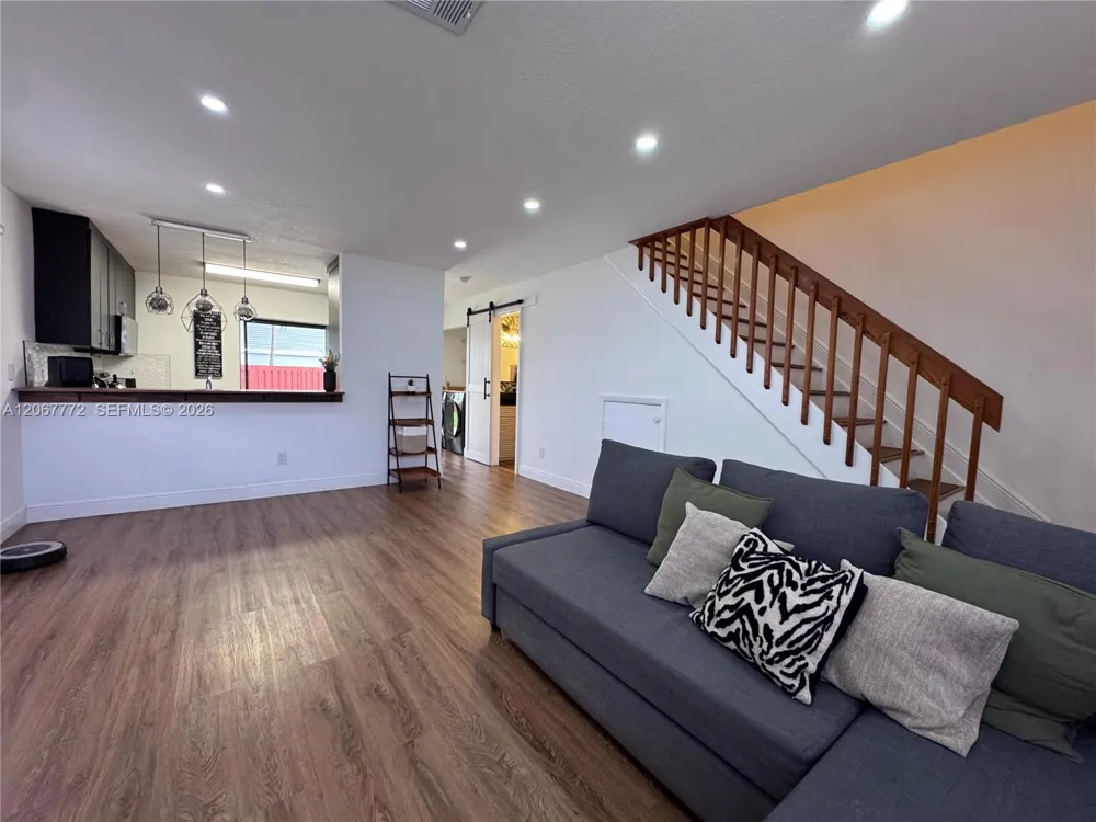 10651 NW 1st St #10651 Pembroke Pines, FL 33026