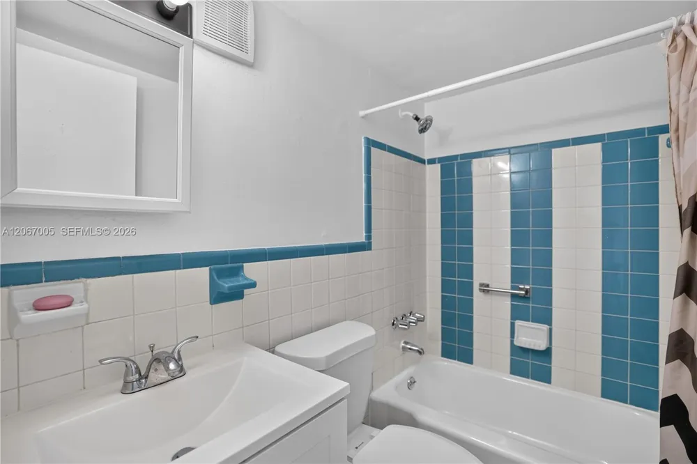 1600 S Le Jeune Rd #14 Coral Gables, FL 33134