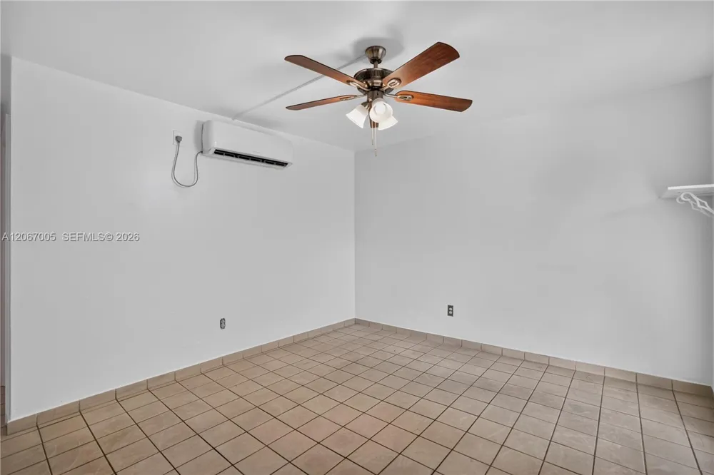 1600 S Le Jeune Rd #14 Coral Gables, FL 33134