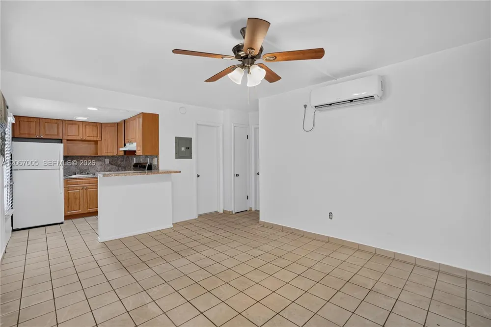 1600 S Le Jeune Rd #14 Coral Gables, FL 33134
