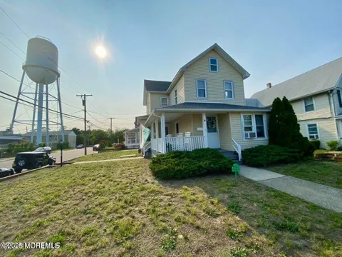 601 Main Street #Summer