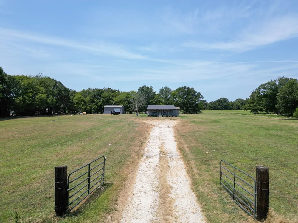 429 County Road 2610 Alba, TX 75410