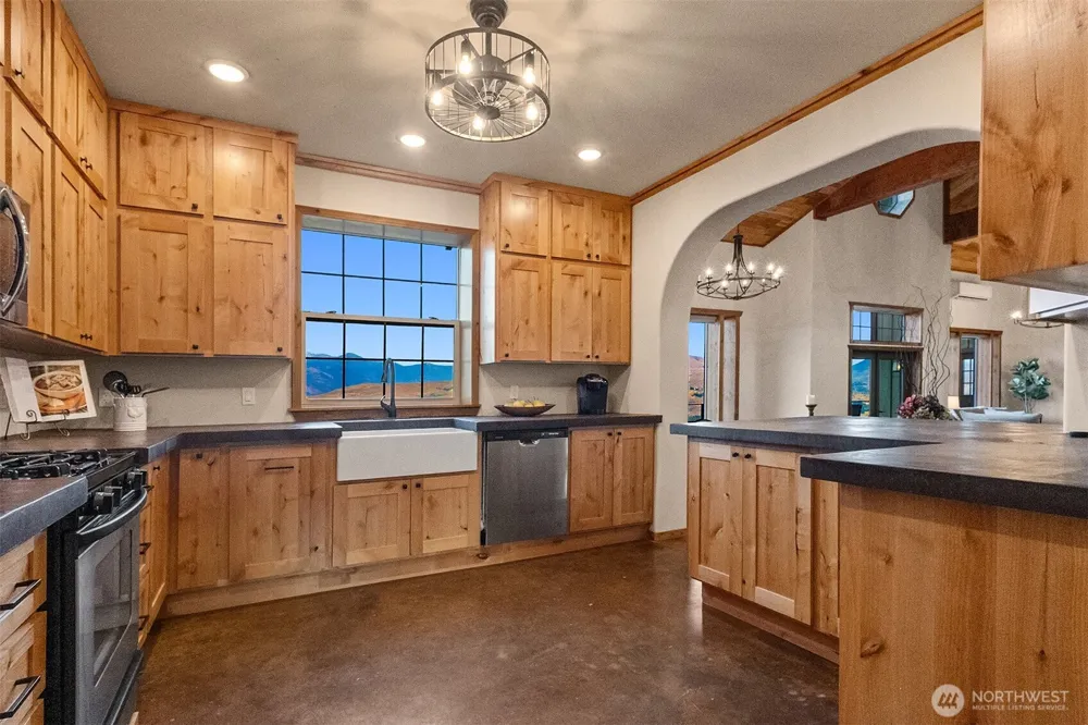 47 Bella Vista Lane Winthrop, WA 98862