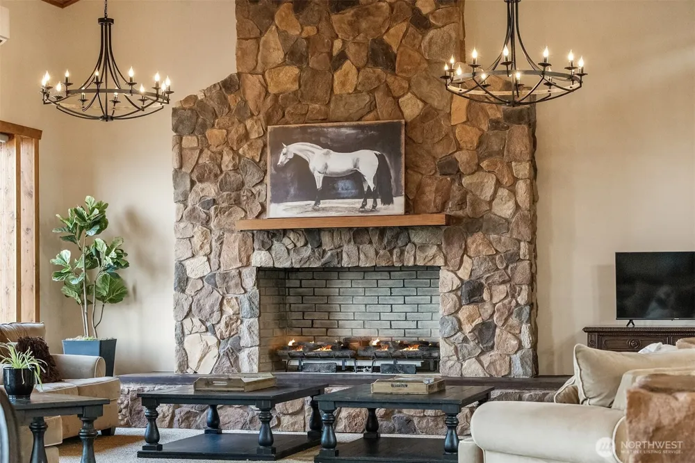47 Bella Vista Lane Winthrop, WA 98862