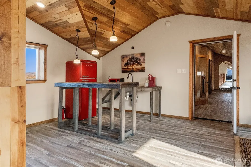 47 Bella Vista Lane Winthrop, WA 98862