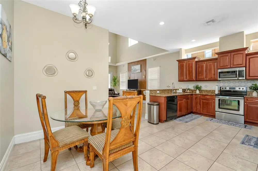 10806 PEREZ DRIVE Tampa, FL 33618