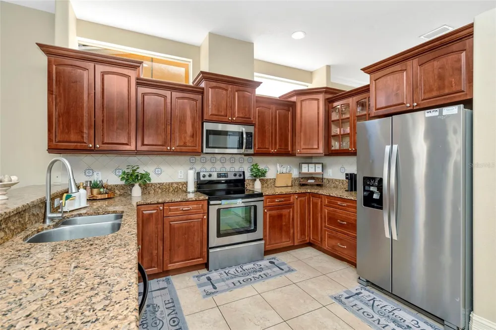 10806 PEREZ DRIVE Tampa, FL 33618
