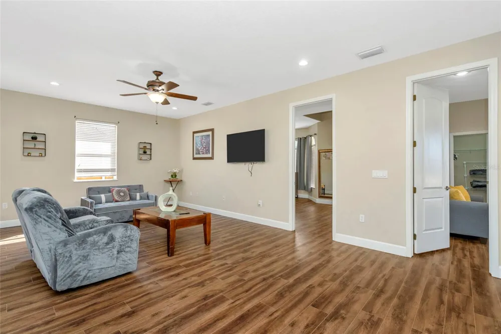 10806 PEREZ DRIVE Tampa, FL 33618