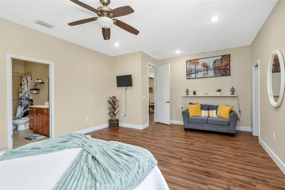 10806 PEREZ DRIVE Tampa, FL 33618