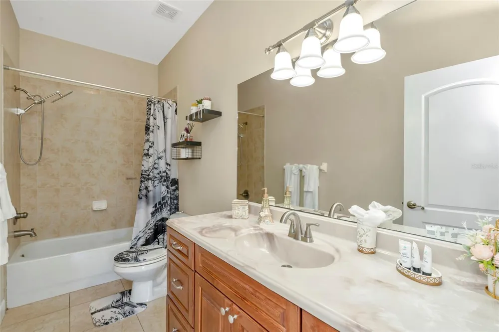 10806 PEREZ DRIVE Tampa, FL 33618