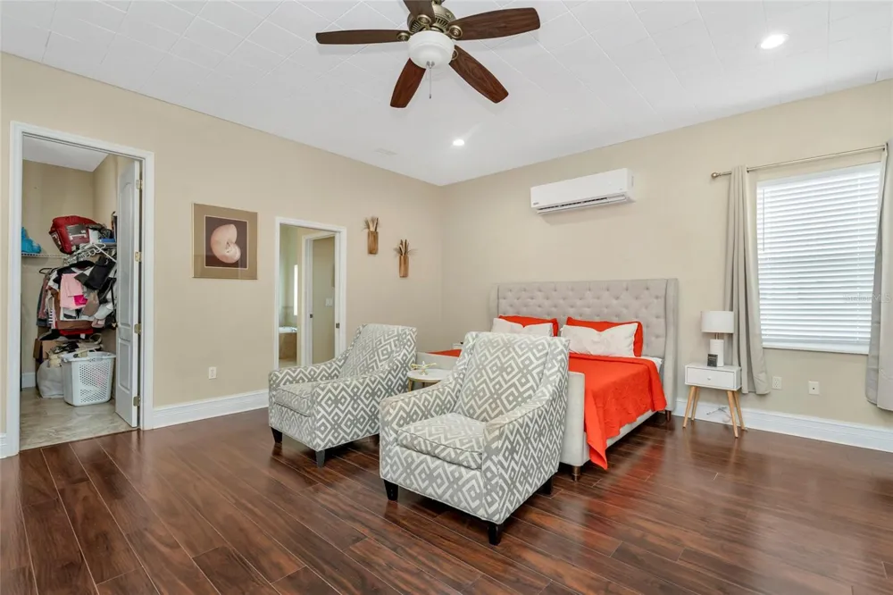 10806 PEREZ DRIVE Tampa, FL 33618