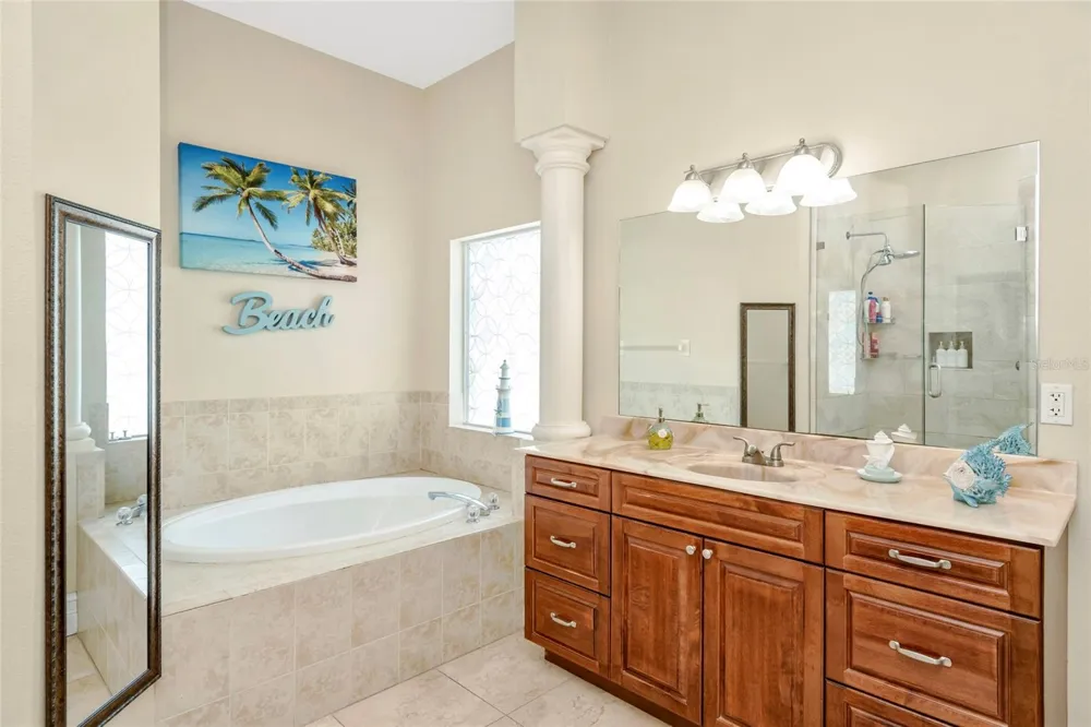 10806 PEREZ DRIVE Tampa, FL 33618