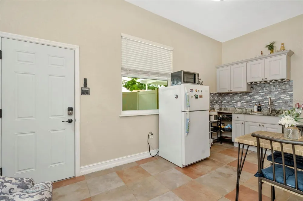 10806 PEREZ DRIVE Tampa, FL 33618