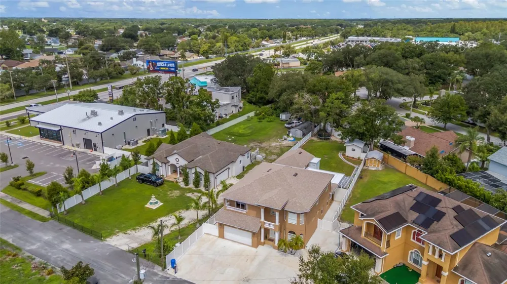 10806 PEREZ DRIVE Tampa, FL 33618