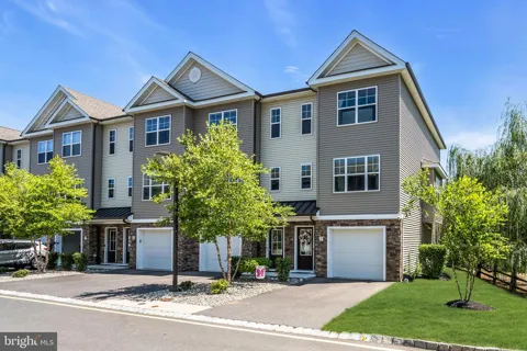 2 BERKELEY CROSSING WAY