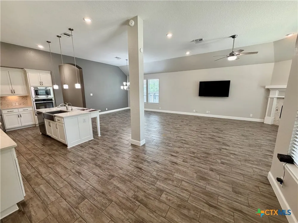 1404 Pioneer Drive New Braunfels, TX 78132