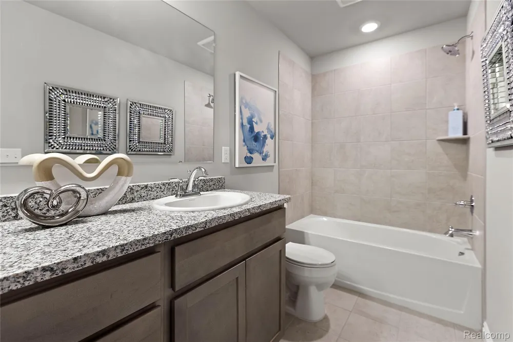 9929 Crossview Trail #127 Hartland Township, MI 48855