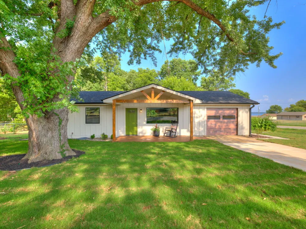 10401 Wolf Creek Drive Grove, OK 74344