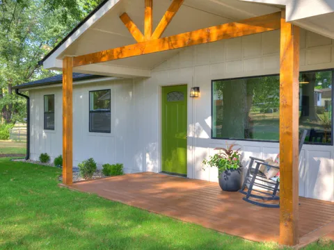 10401 Wolf Creek Drive