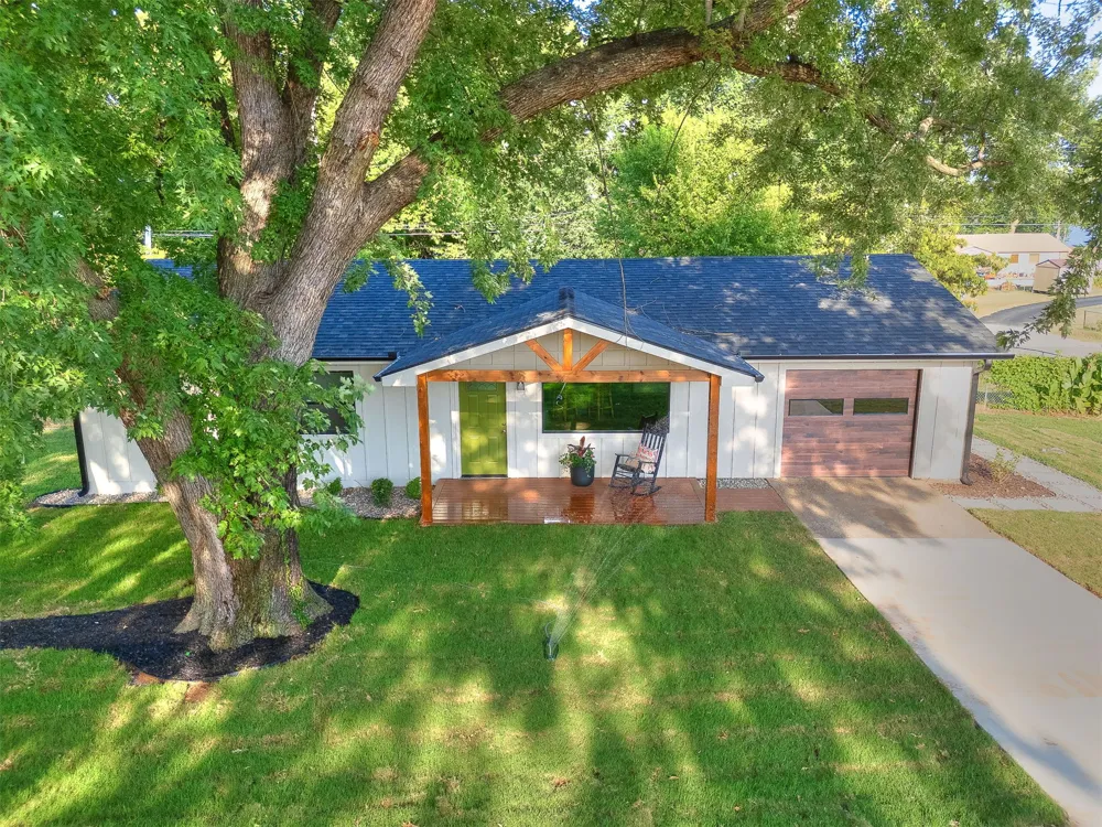 10401 Wolf Creek Drive Grove, OK 74344