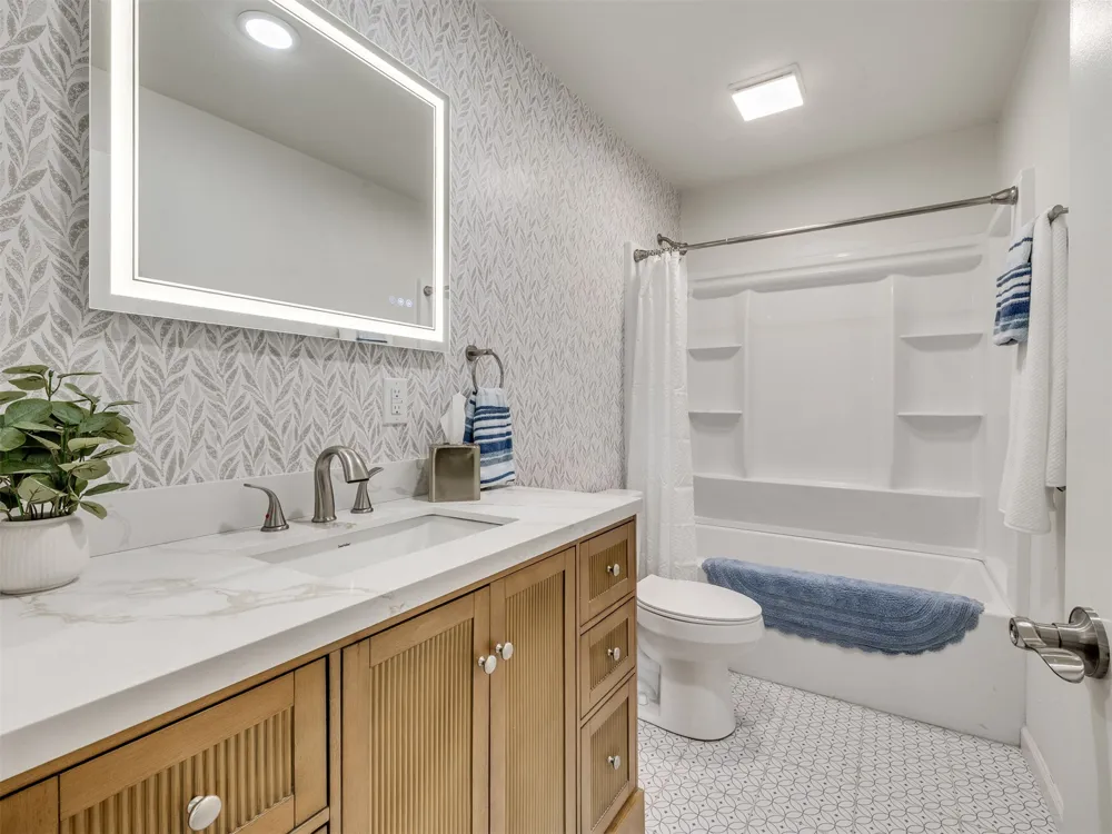 10401 Wolf Creek Drive Grove, OK 74344