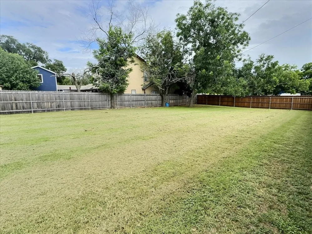 201 E 7th Street Weatherford, TX 76086