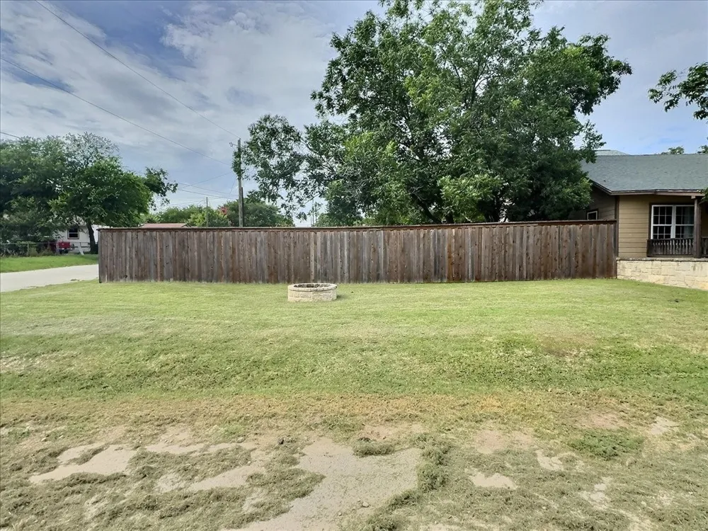 201 E 7th Street Weatherford, TX 76086