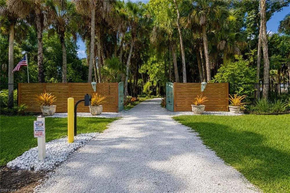 4359 County Rd 78 Labelle, FL 33935