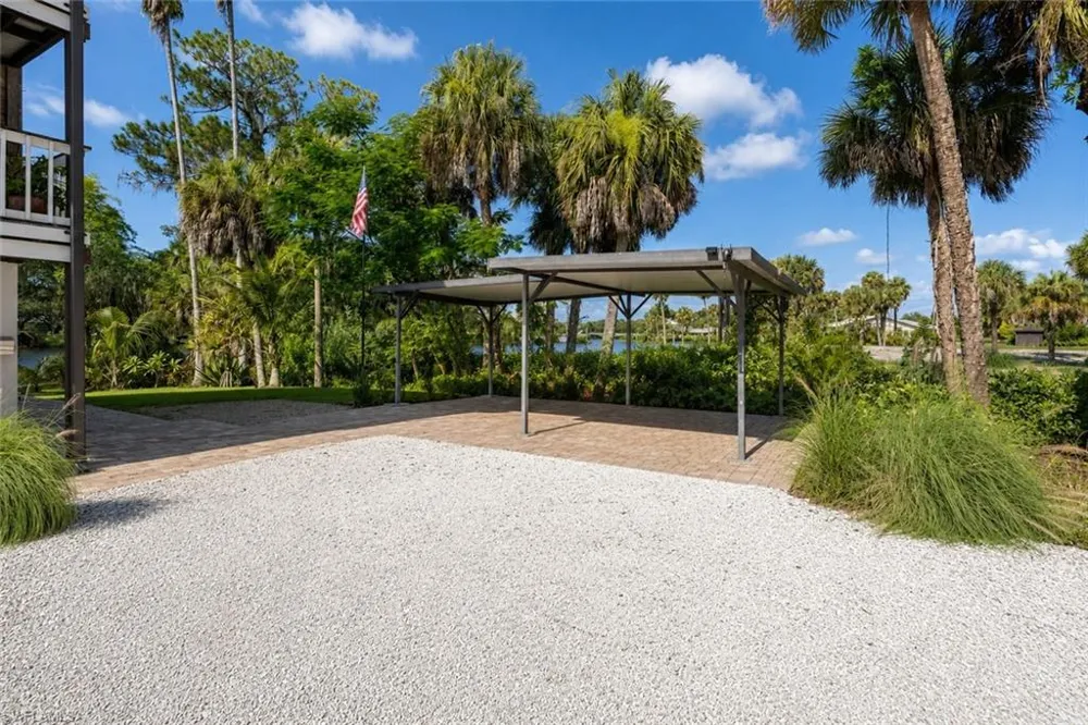 4359 County Rd 78 Labelle, FL 33935