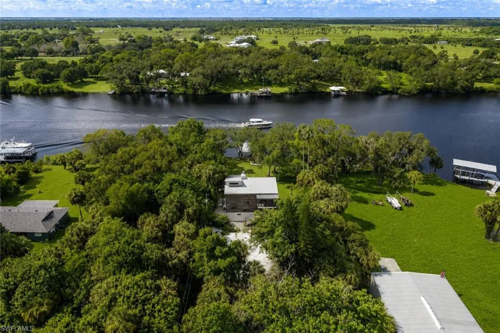 4359 County Rd 78 Labelle, FL 33935