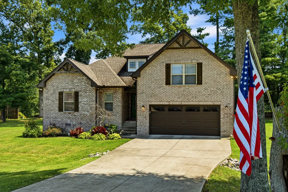 1044 Northridge Dr Greenbrier, TN 37073