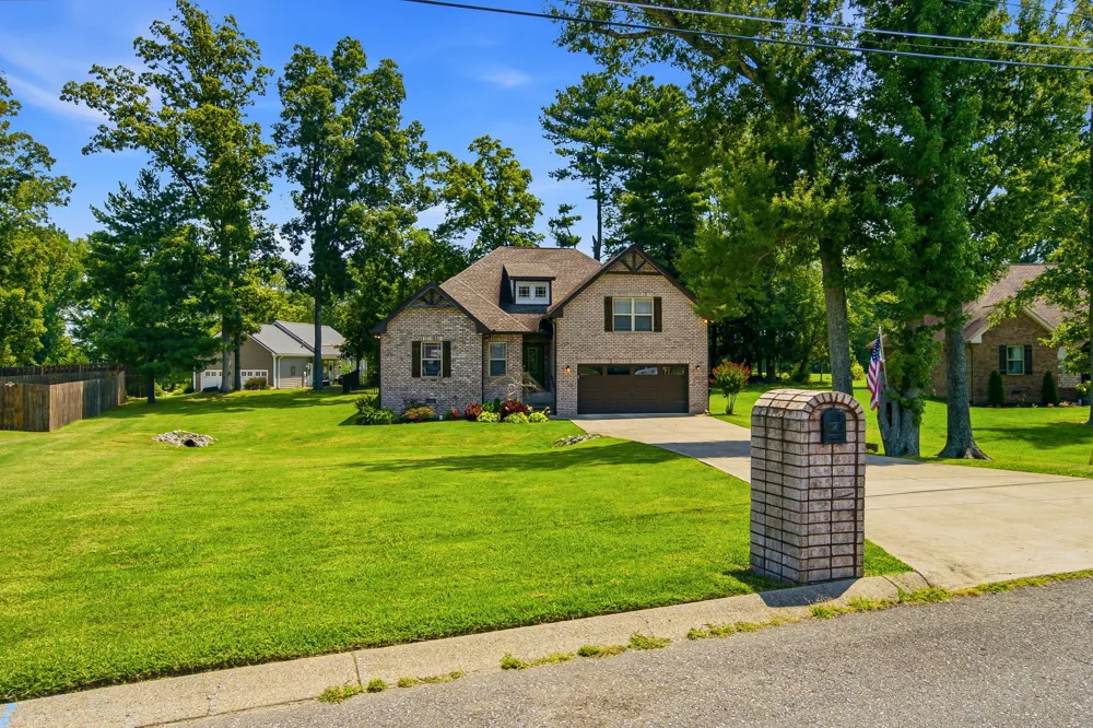 1044 Northridge Dr Greenbrier, TN 37073