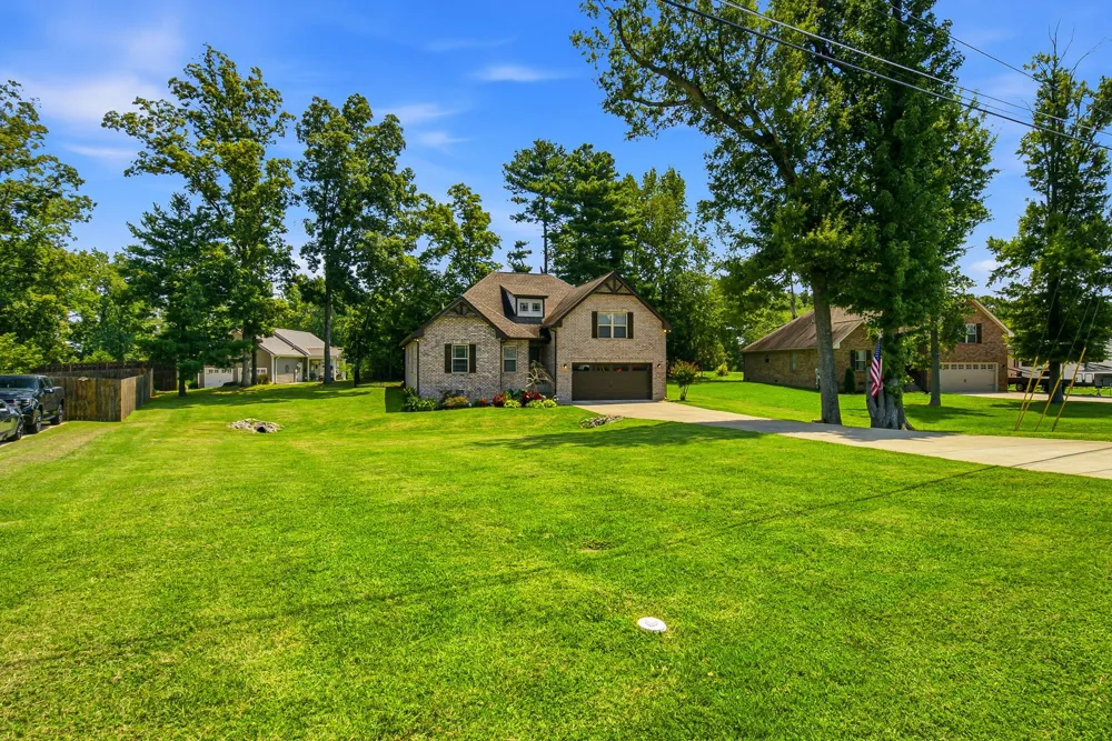 1044 Northridge Dr Greenbrier, TN 37073