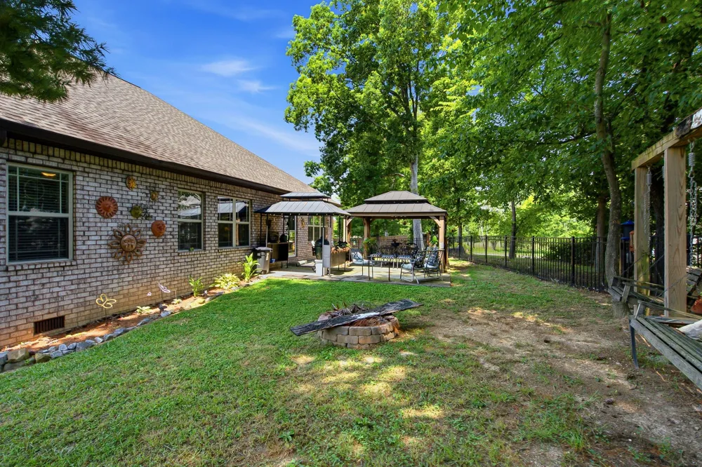 1044 Northridge Dr Greenbrier, TN 37073