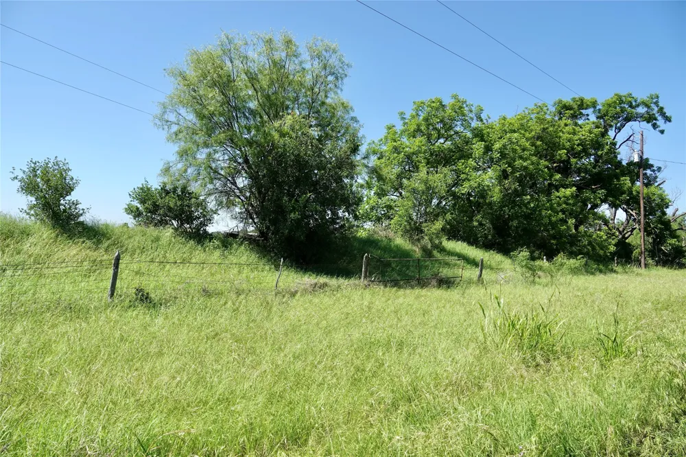 588 S County Road 430 Goldthwaite, TX 76844