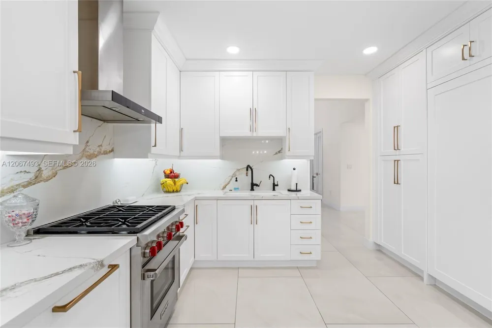 5720 SW 128th St Pinecrest, FL 33156